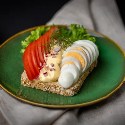 Egg/tomatsmørbrød med majones